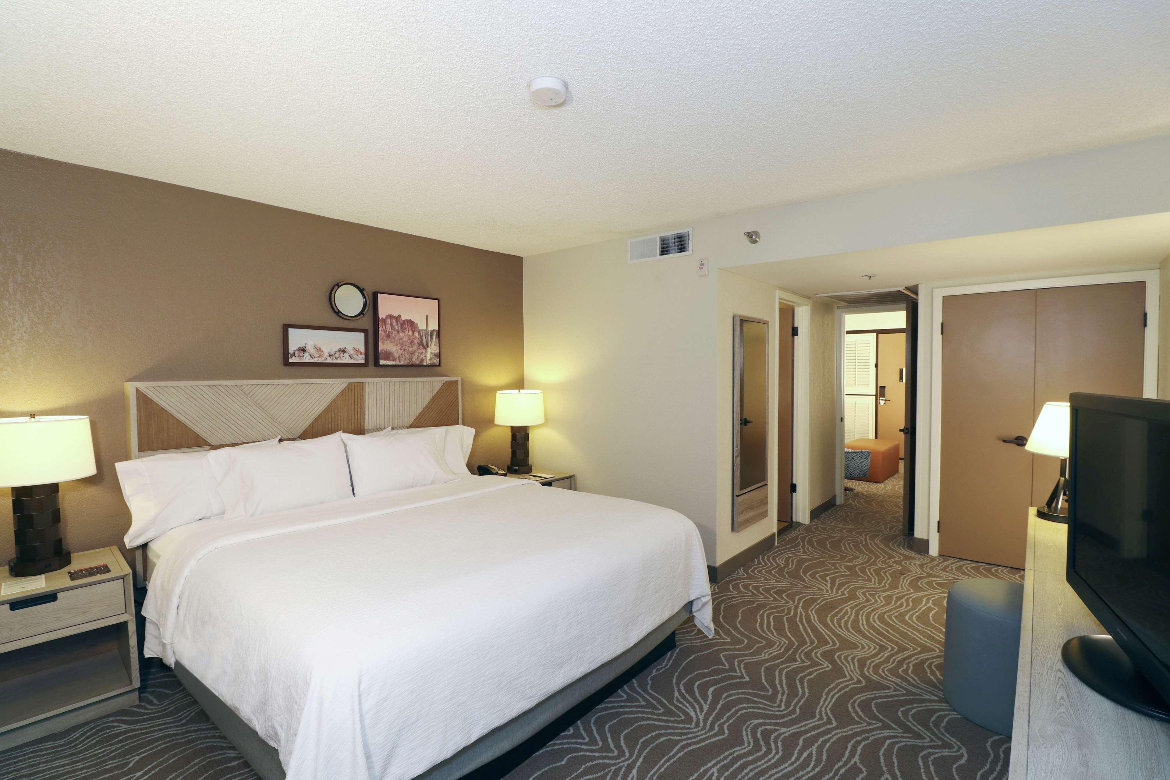 Embassy Suites By Hilton Phoenix Tempe Dış mekan fotoğraf