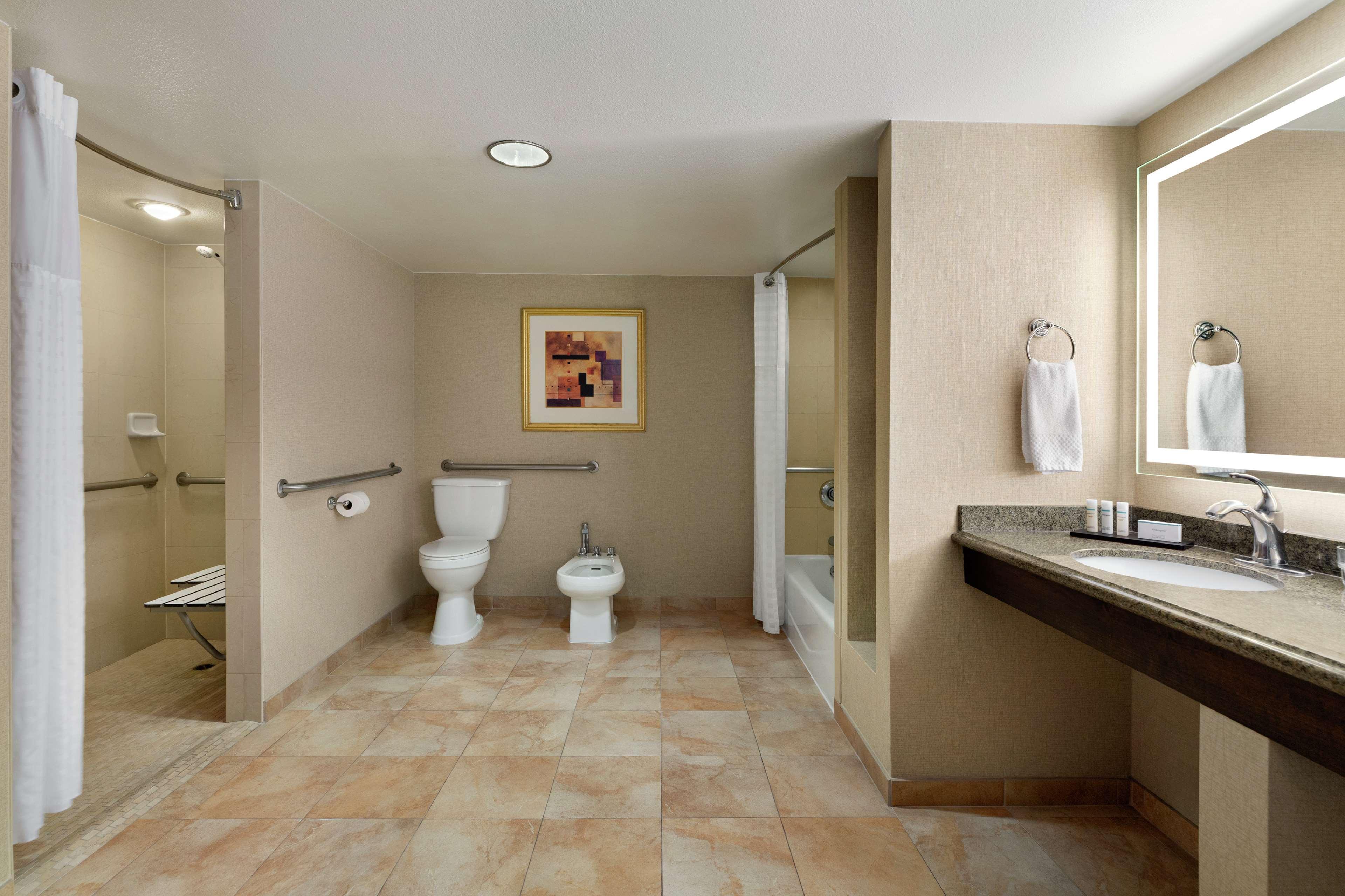 Embassy Suites By Hilton Phoenix Tempe Dış mekan fotoğraf