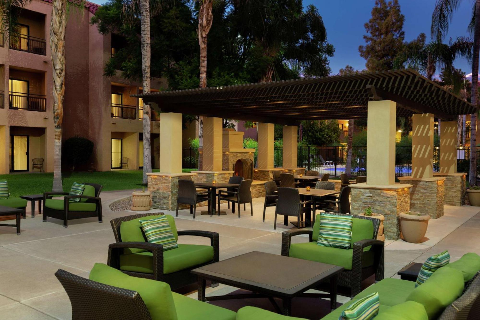 Embassy Suites By Hilton Phoenix Tempe Dış mekan fotoğraf