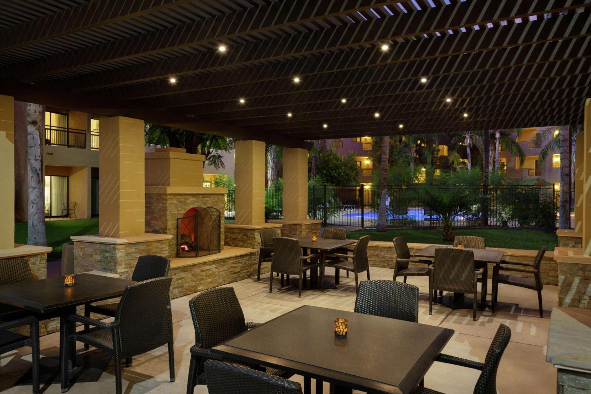 Embassy Suites By Hilton Phoenix Tempe Dış mekan fotoğraf